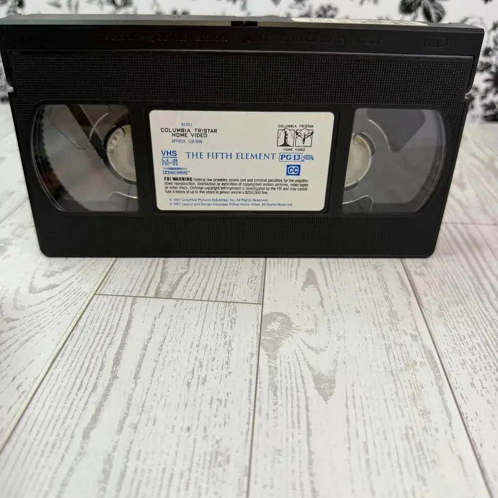 The Fifth Element VHS Milla Jovovich Bruce Willis (1997)